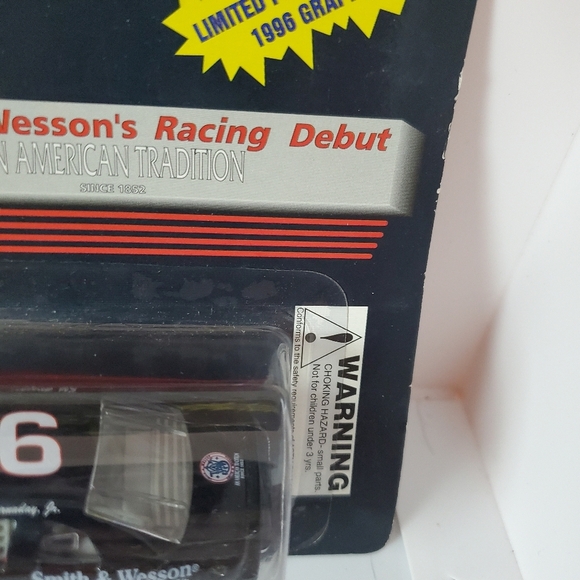 Dale Earnhardt #16 Smith & Wesson Racing Debut 1996 Monte Carlo - Picture 5 of 7